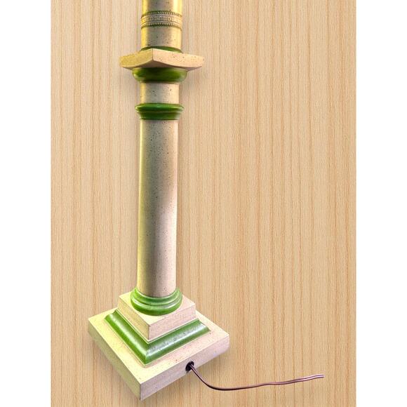 Vintage Aladdin Style Alacite Lamp with Green Trim and Speckled Shade Electric - Picture 7 of 13